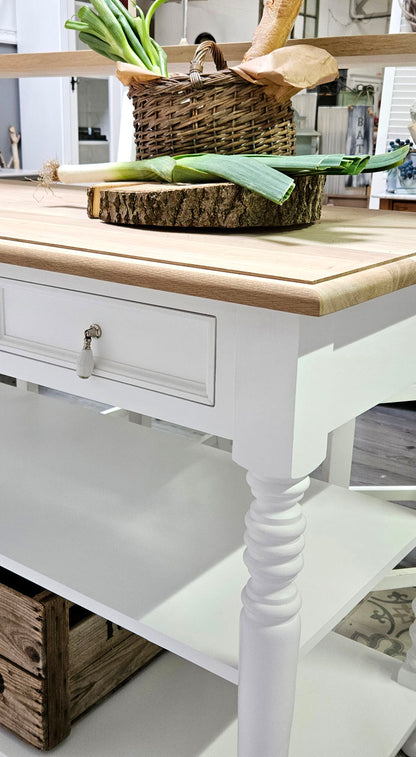 "Loni" kitchen island for the country house