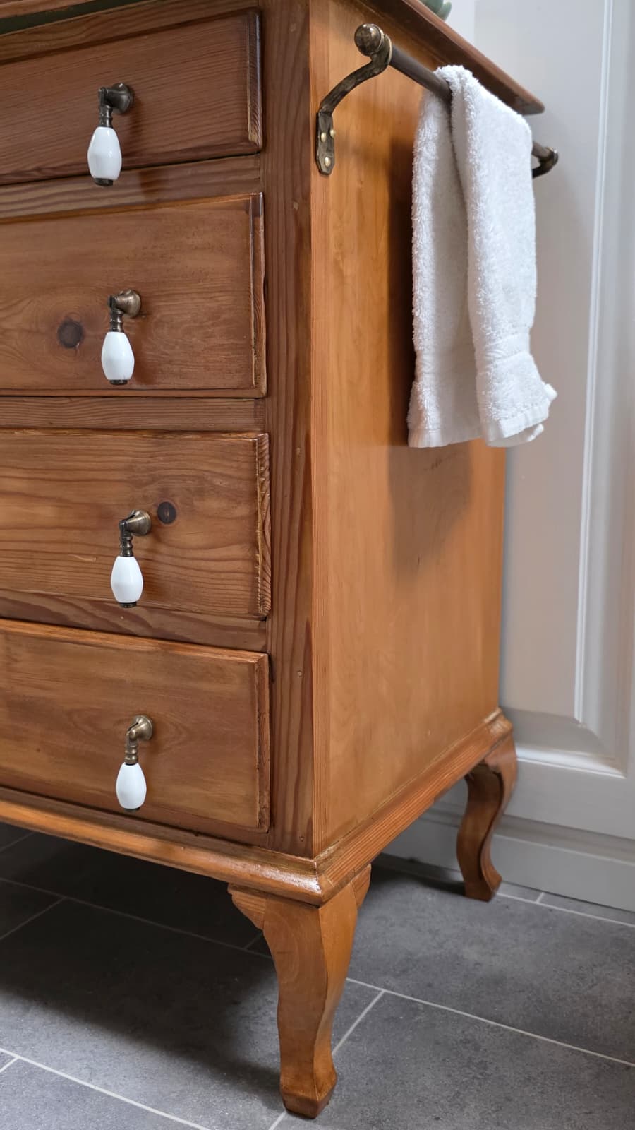 Lavabo de style ancien « Ranya » pour maison de campagne