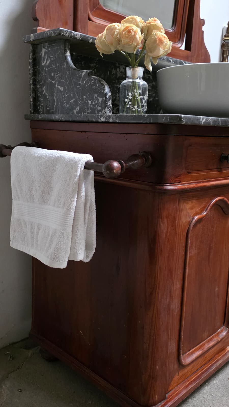 "Amour" Antiker Landhaus Waschtisch