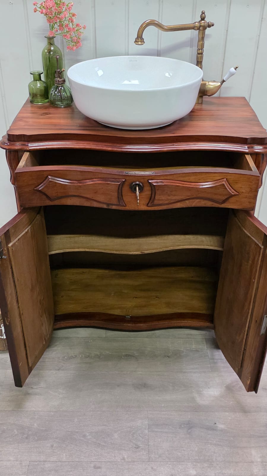Lavabo ancien de maison de campagne « Rony »