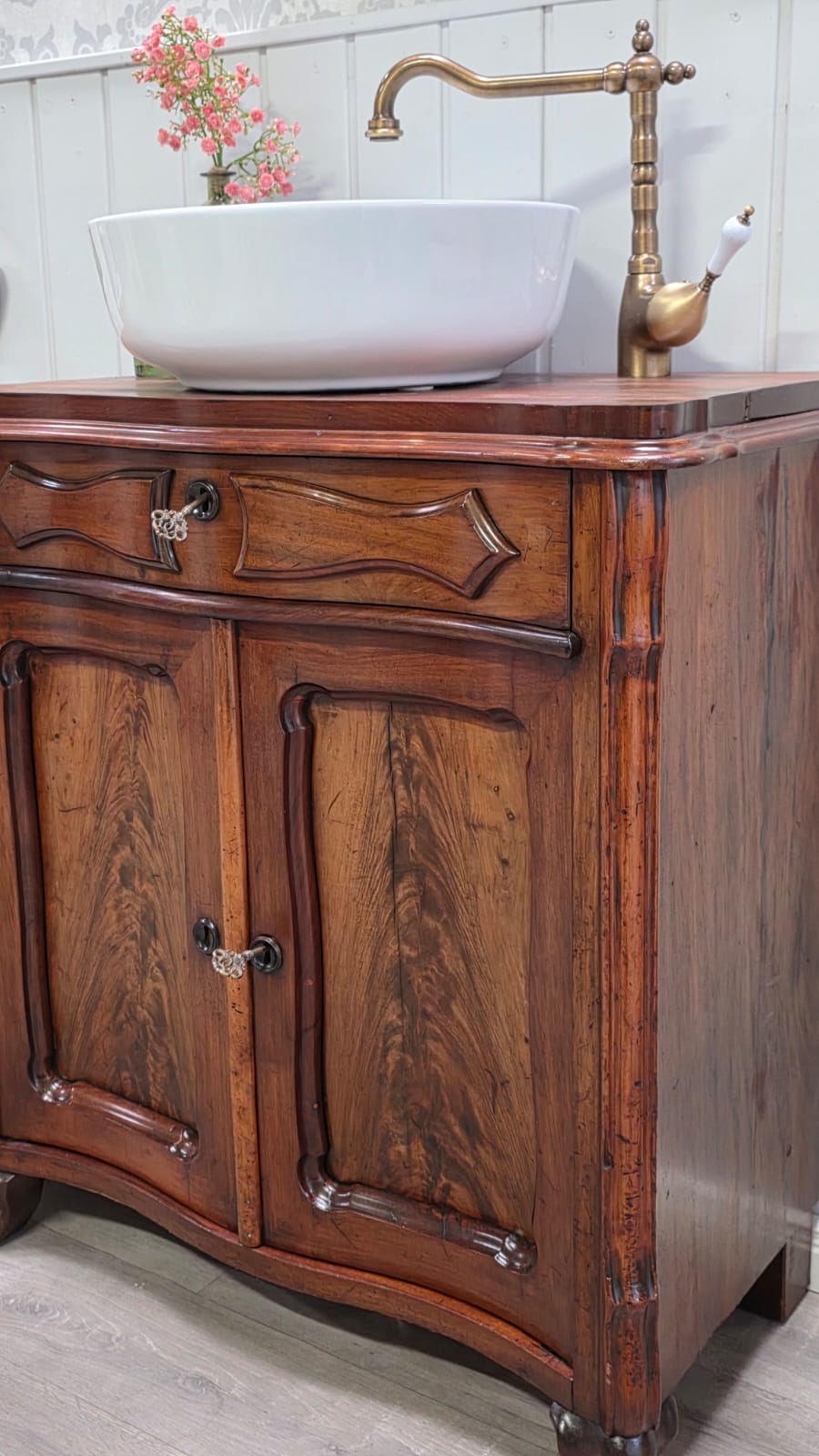 Lavabo ancien de maison de campagne « Rony »