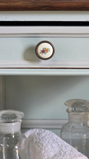 "Evra"- Antiker Landhaus Waschtisch