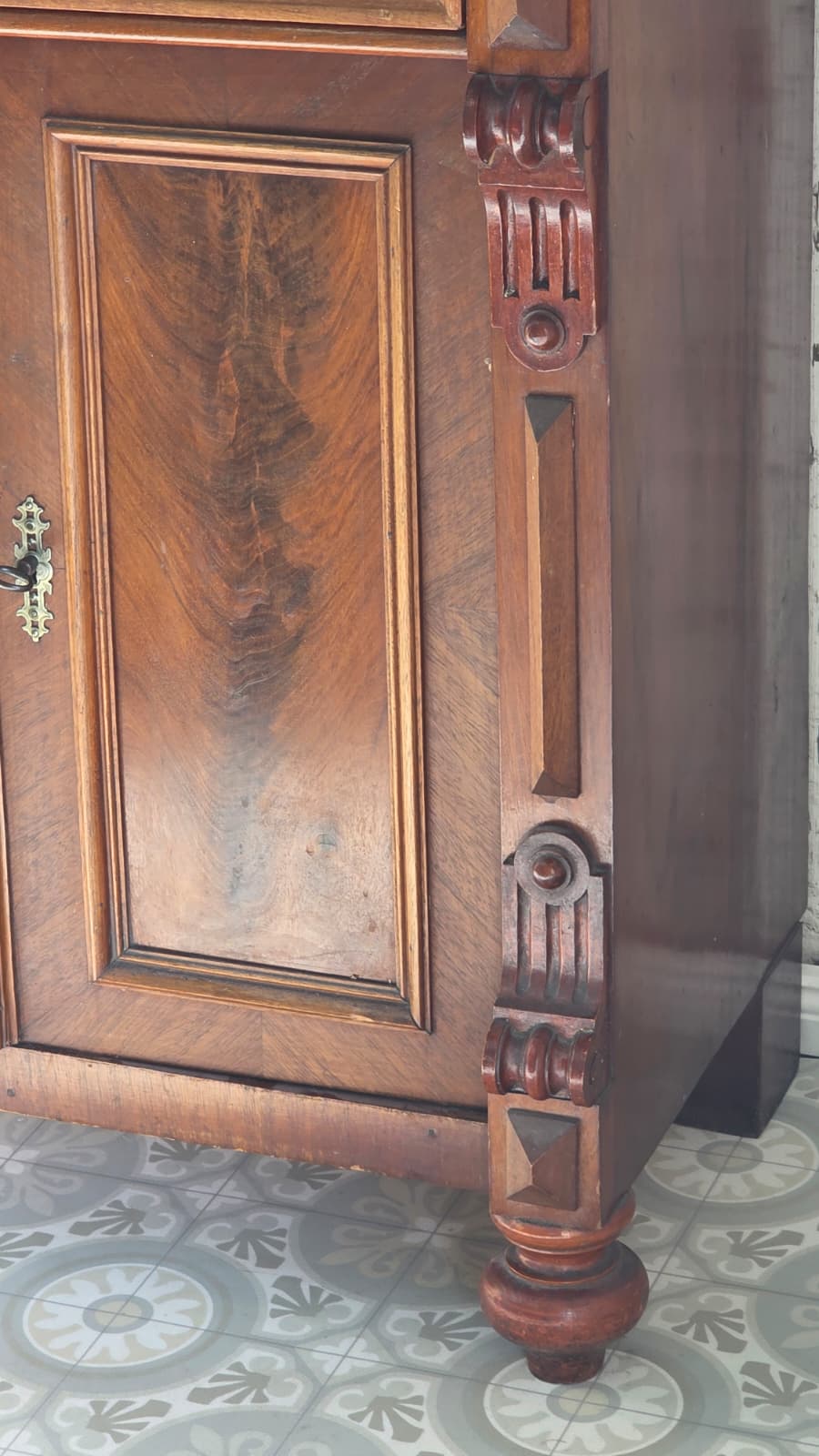 "Rony" Antique Country House Washbasin