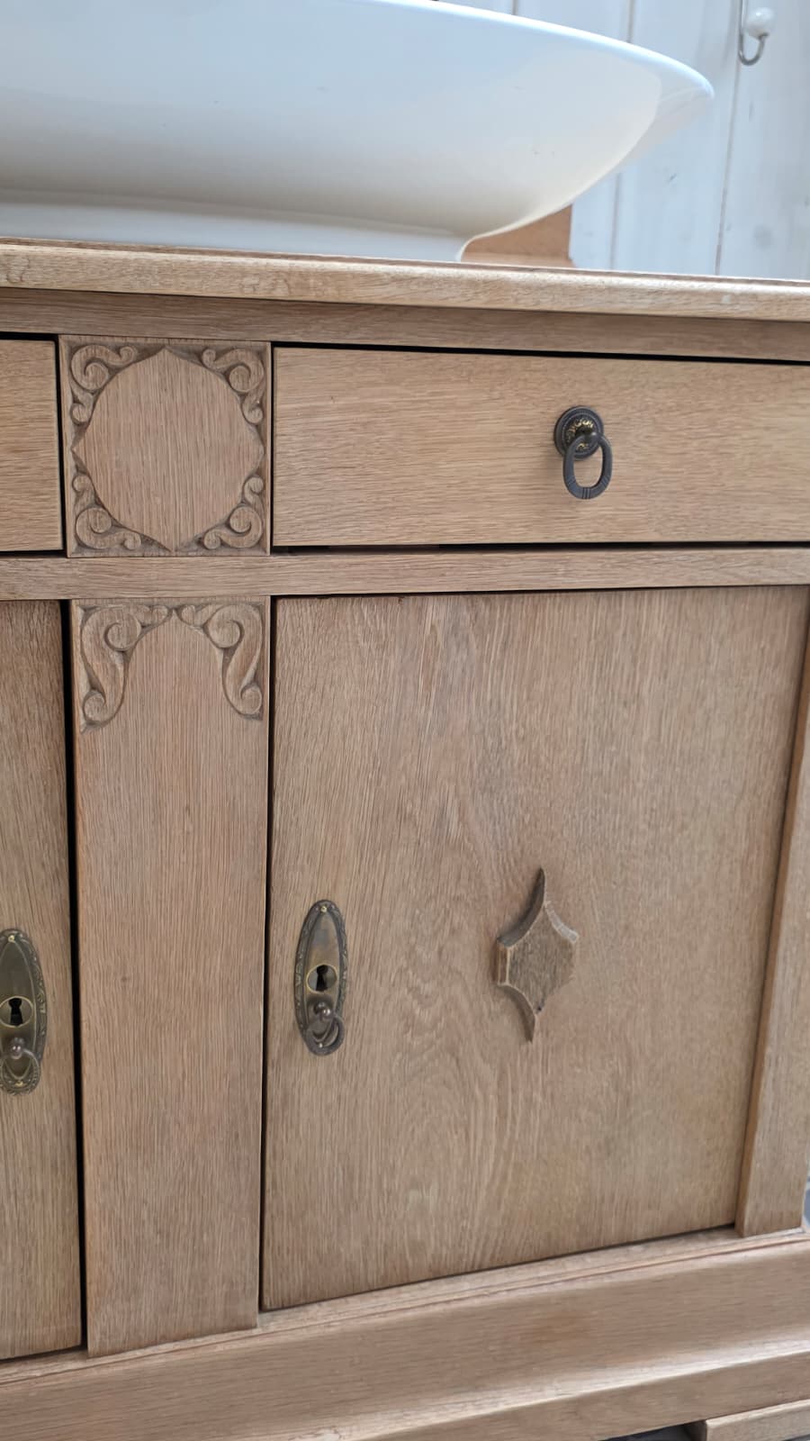 Meuble-lavabo double antique « Lielle » en chêne