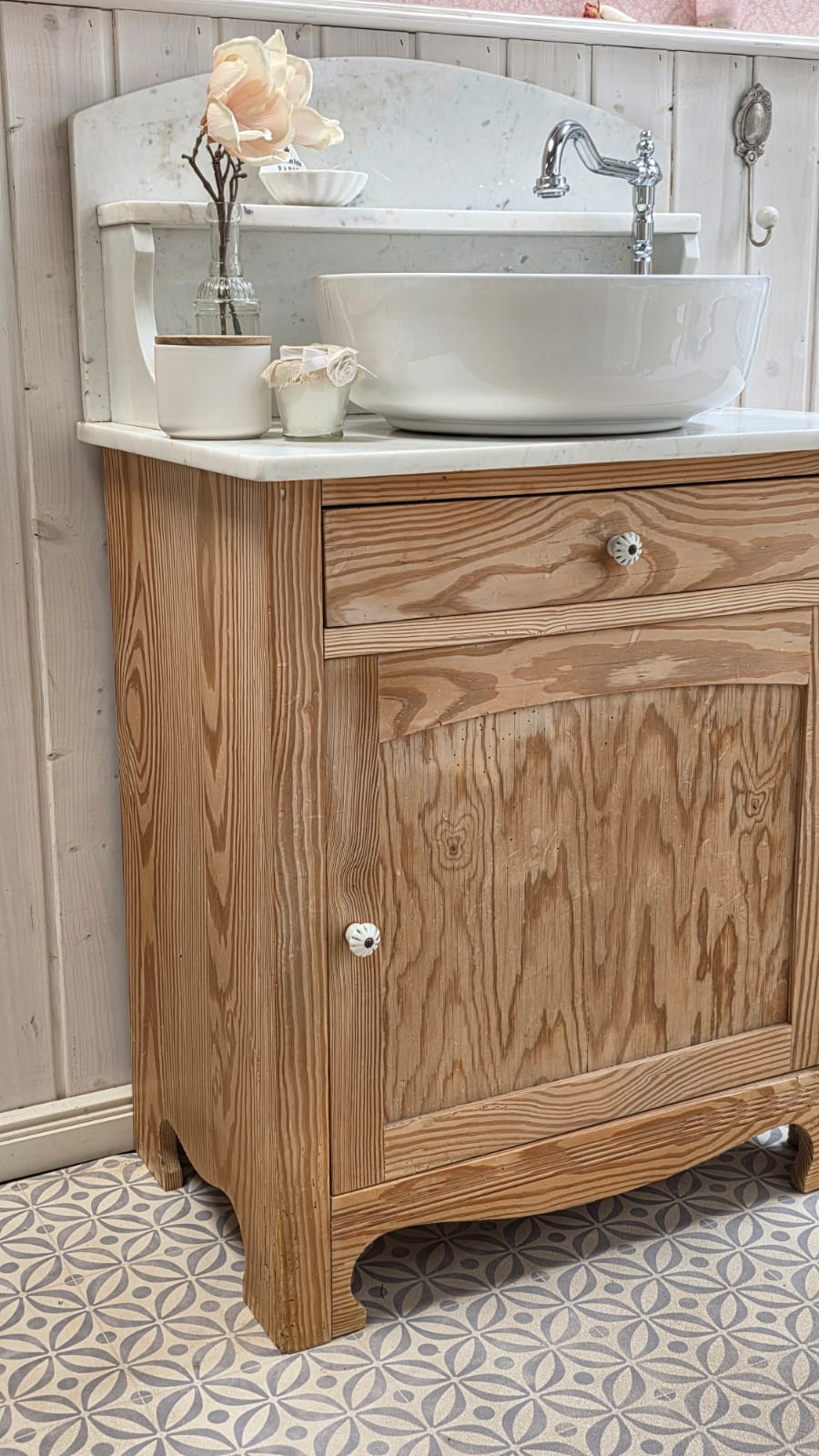 "Ranya" Antique Country House Washbasin