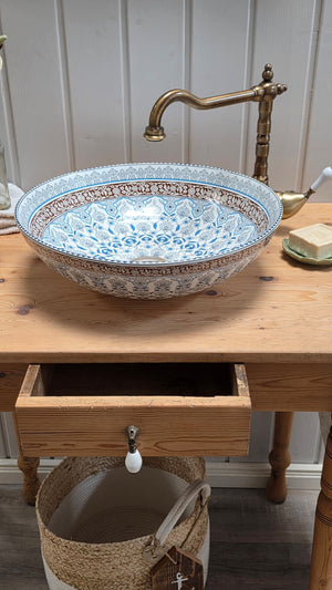 "Reta" - Antique Country House Washbasin