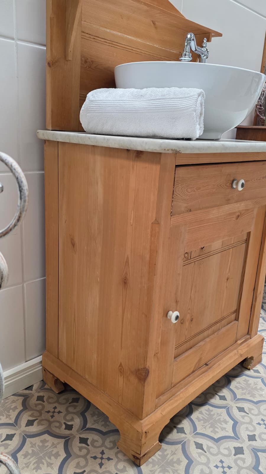 Lavabo de style ancien « Ranya » pour maison de campagne