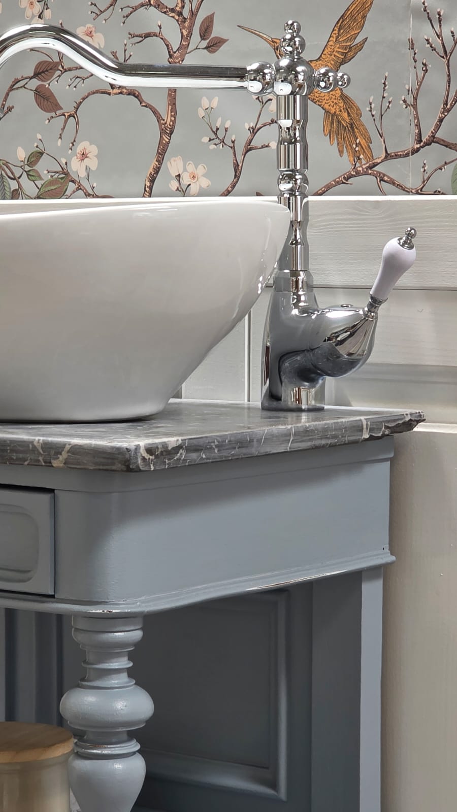 « Bjelle » - Lavabo ancien de style campagnard