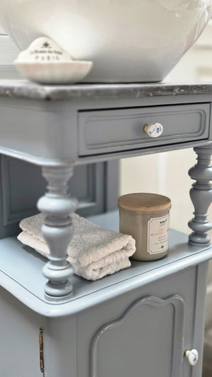 « Bjelle » - Lavabo ancien de style campagnard
