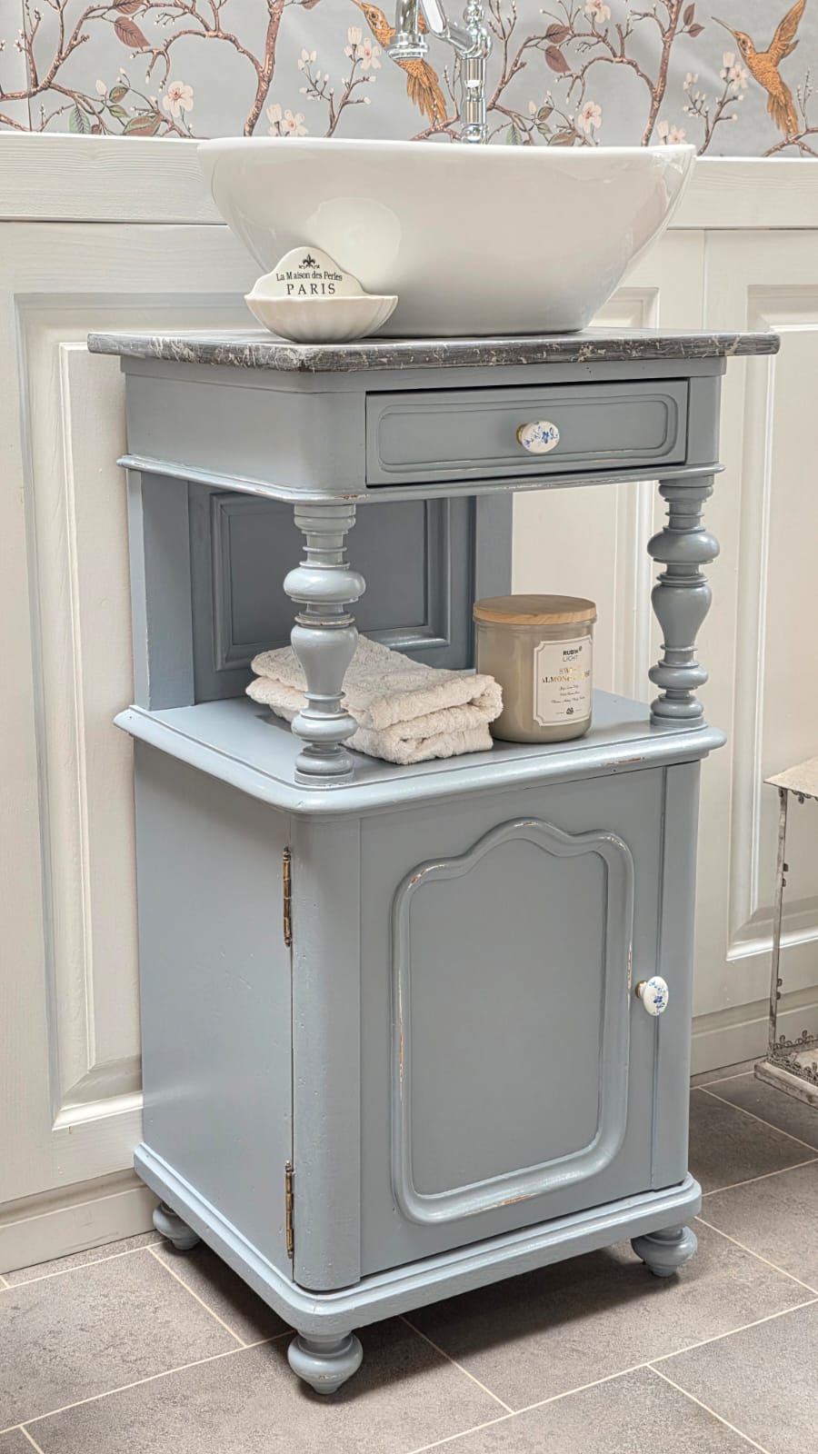 « Bjelle » - Lavabo ancien de style campagnard