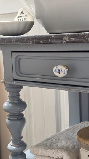 « Bjelle » - Lavabo ancien de style campagnard