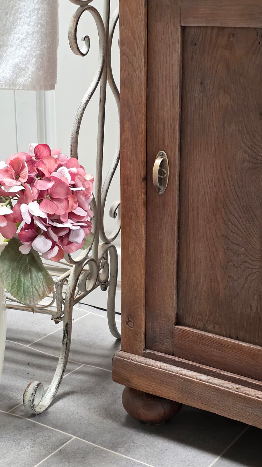 "Reta" - Antique Country House Washbasin