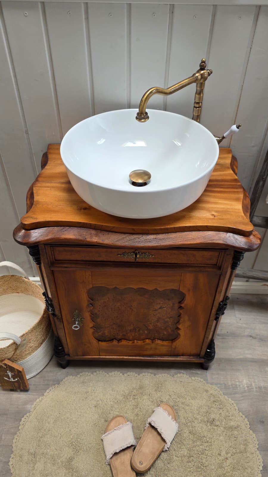 "Rony" Antique Country House Washbasin