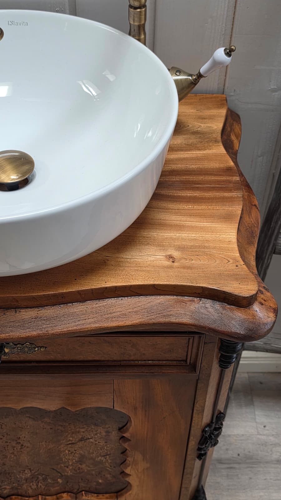 "Rony" Antique Country House Washbasin