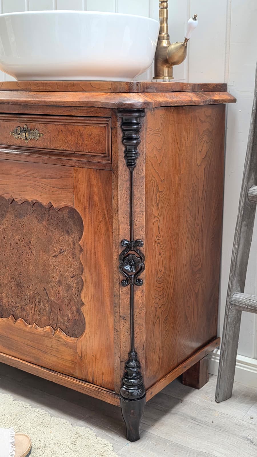 "Rony" Antique Country House Washbasin