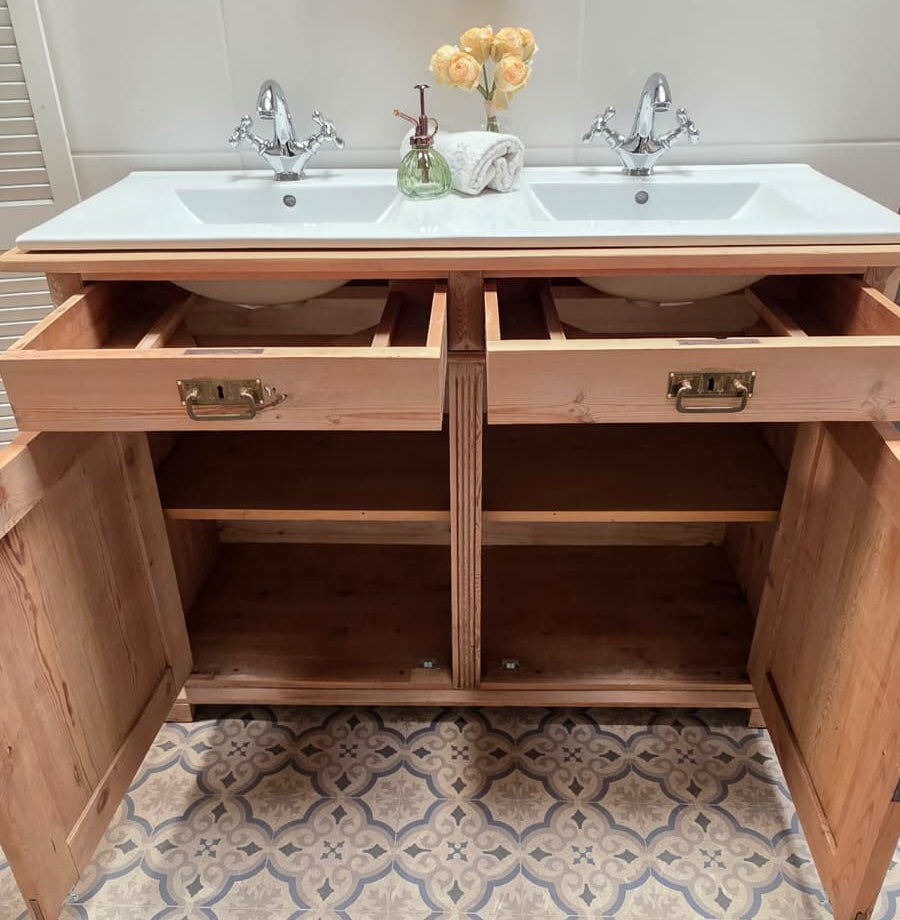 "Ailev" Antiker Doppel-Waschtisch