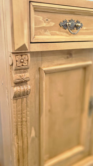 "Mirandé" heller Landhaus-Waschtisch aus Massivholz mit Handtuchstange 60 cm