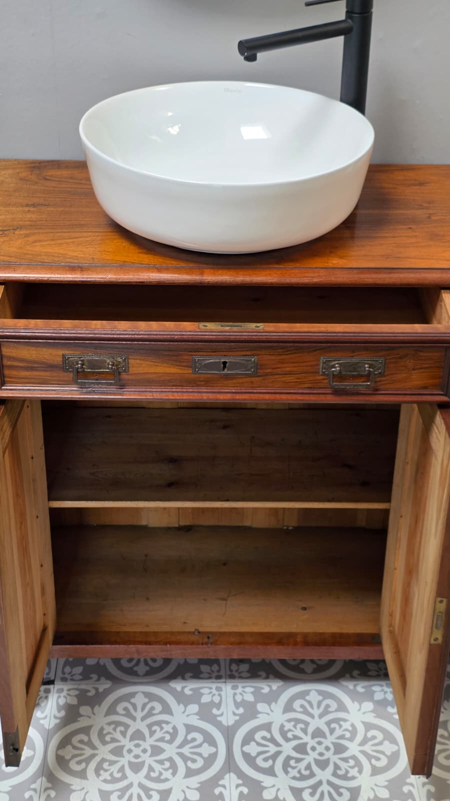 "Rony" Antique Country House Washbasin