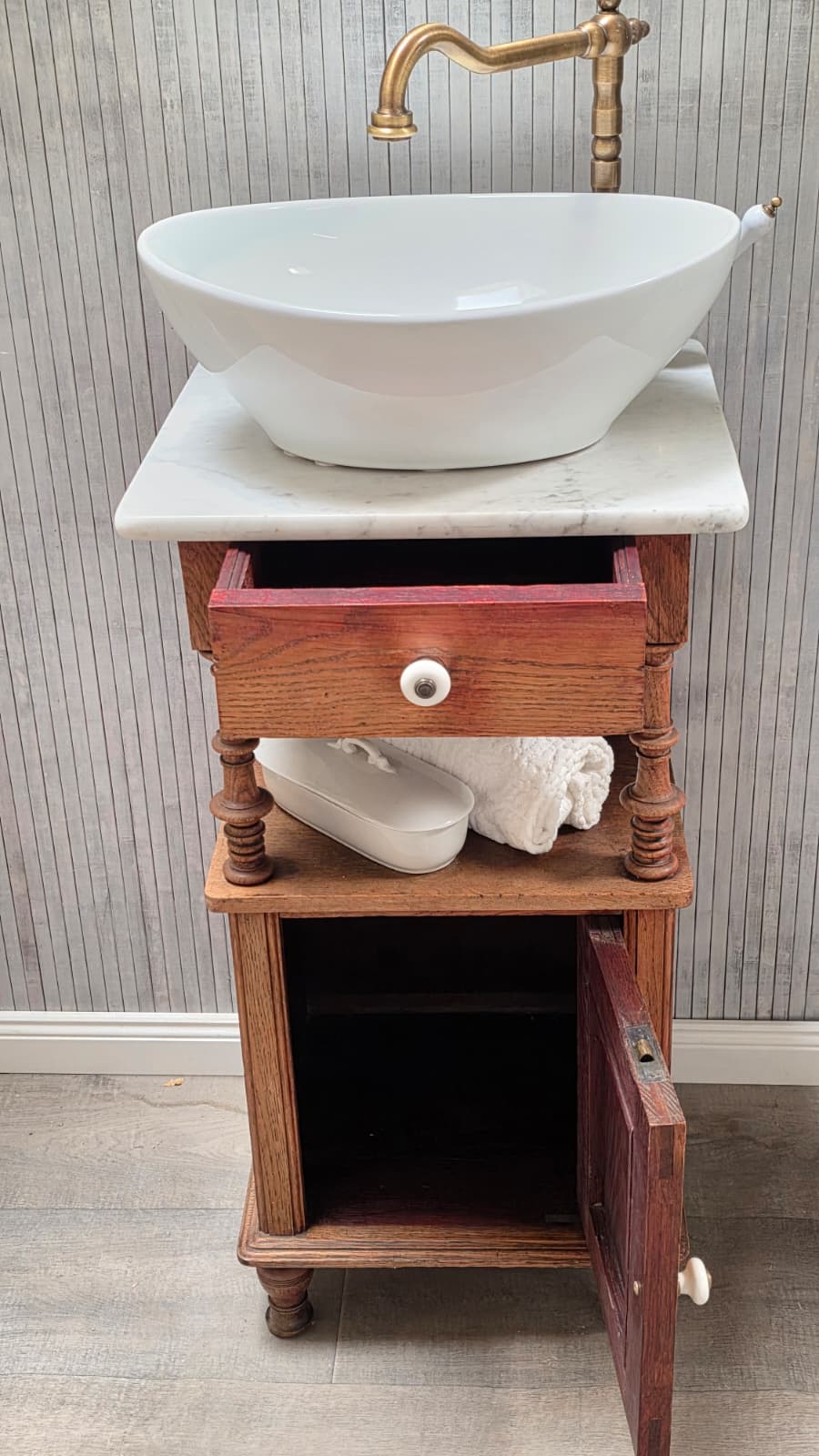 "Trice"- Antiker Landhaus Waschtisch