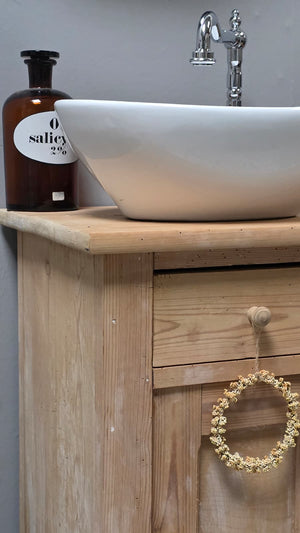 « Bjelle » - Lavabo ancien de style campagnard