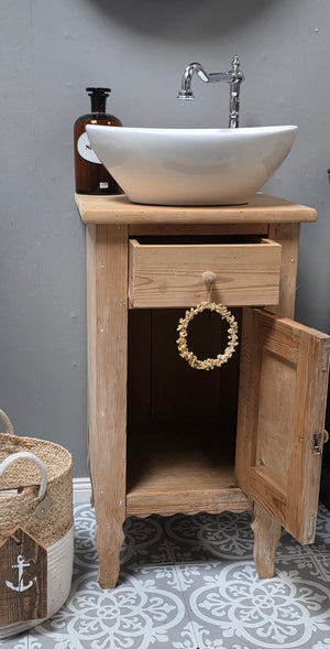 « Bjelle » - Lavabo ancien de style campagnard