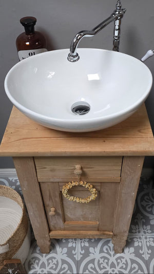 « Bjelle » - Lavabo ancien de style campagnard