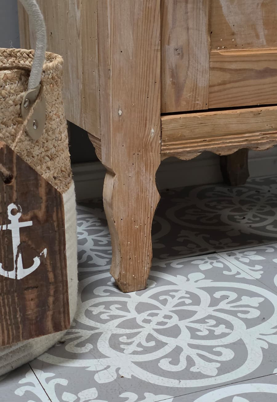 « Bjelle » - Lavabo ancien de style campagnard